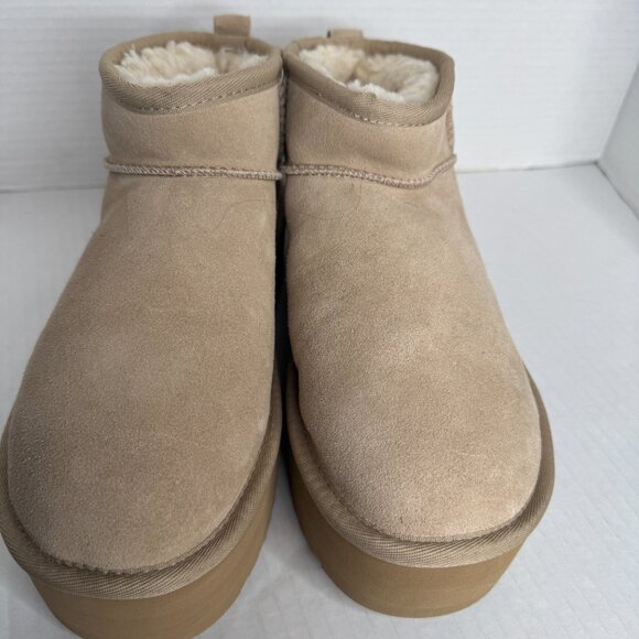 UGG Platform Boot - Picture 4 of 12